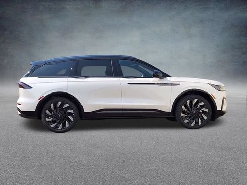 New 2026 Lincoln Nautilus Reserve w/ Jet Appearance Package AWD/4WD image 8