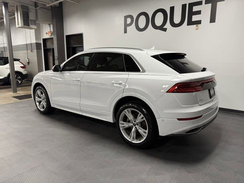 Used 2022 Audi Q8 Premium image 6