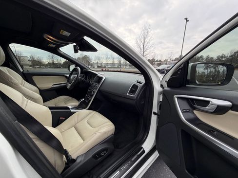 Used 2015 Volvo XC60 T5 Premier Plus image 22