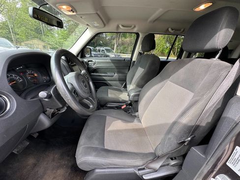 Used 2014 Jeep Patriot Sport w/ Power Value Group FWD image 10
