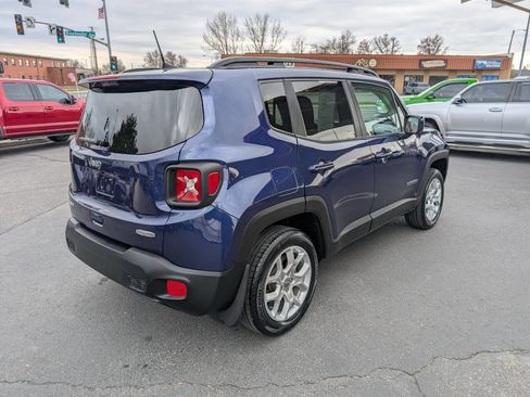 Used 2018 Jeep Renegade Latitude w/ UConnect 8.4 Nav Group image 7