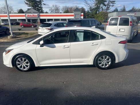 Used 2025 Toyota Corolla LE FWD image 6