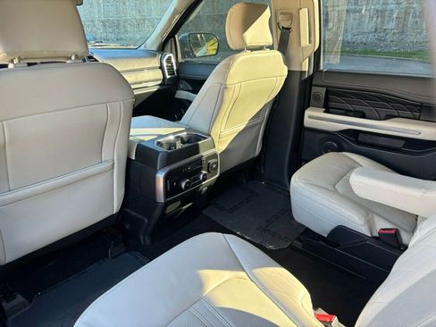 Used 2019 Ford Expedition Platinum AWD/4WD image 16