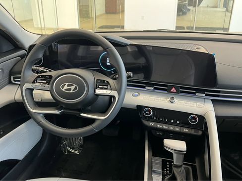New 2026 Hyundai Elantra Limited image 24