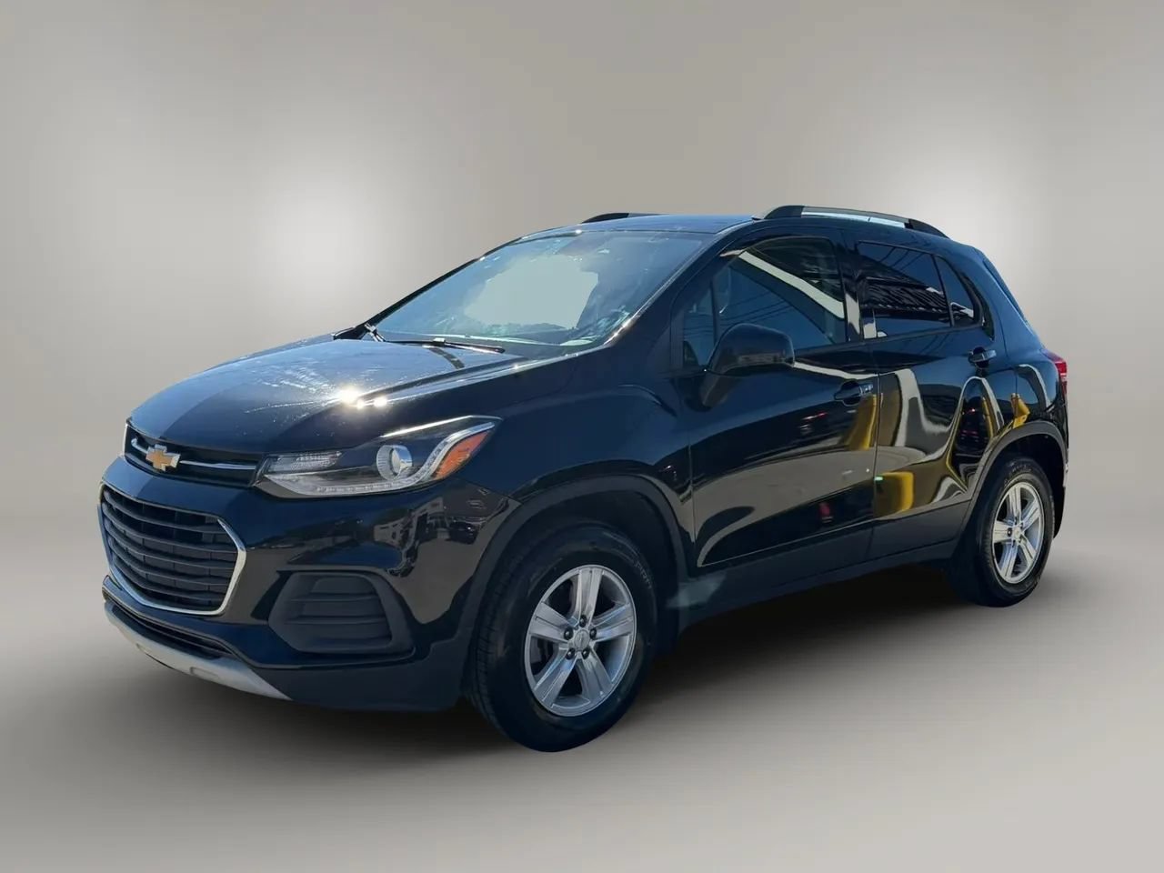 Used 2021 Chevrolet Trax LT w/ Driver Confidence Package AWD/4WD image 4