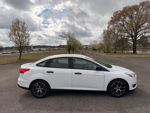 Used 2018 Ford Focus S image 6