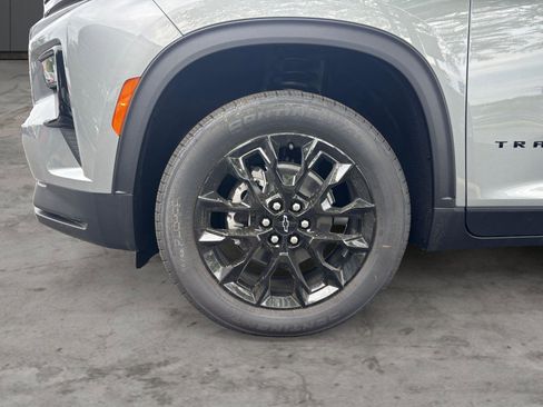 New 2026 Chevrolet Traverse LT w/ Midnight/Sport Edition AWD/4WD image 9