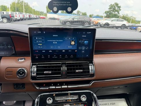 Used 2023 Lincoln Navigator L Reserve AWD/4WD image 28