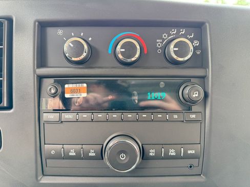 New 2025 Chevrolet Express 3500 w/ Power Convenience Package image 7