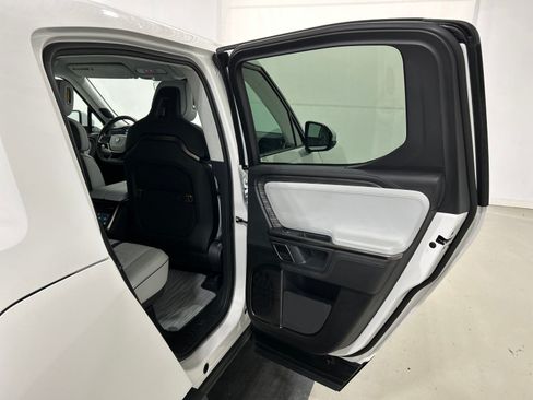 Used 2022 Rivian R1T Adventure AWD/4WD image 19