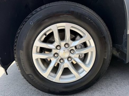 Used 2021 Chevrolet Silverado 1500 LT w/ Bed Protection Package RWD image 9