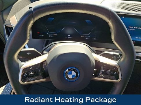 Used 2022 BMW iX xDrive50 w/ Premium Package AWD/4WD image 4