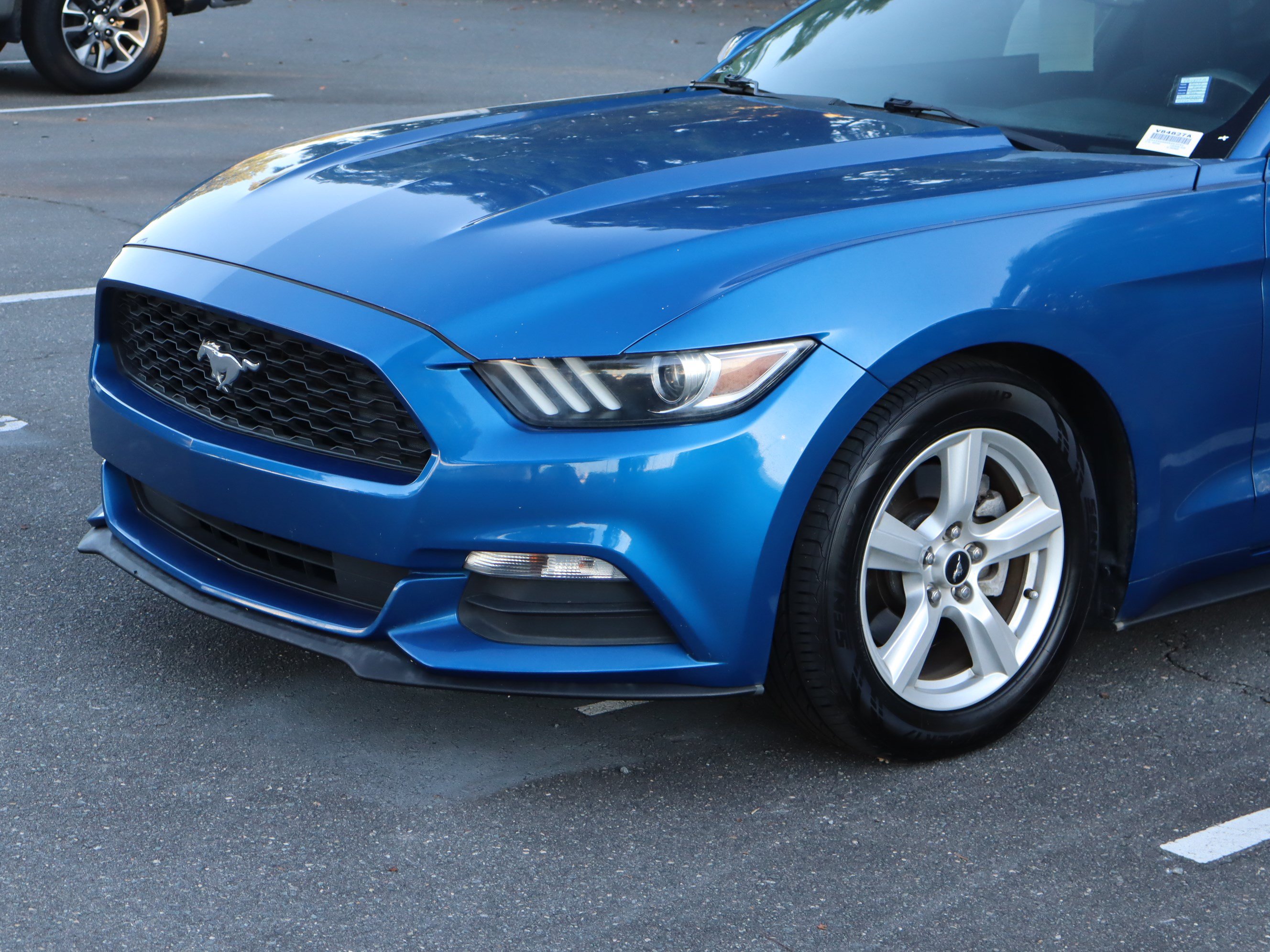 Used 2017 Ford Mustang Coupe RWD image 6