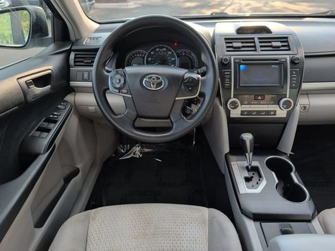 Used 2012 Toyota Camry LE FWD image 12