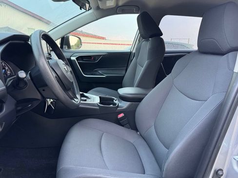 Used 2019 Toyota RAV4 LE w/ All Weather Liner Package AWD/4WD image 4