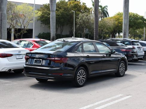 Used 2019 Volkswagen Jetta SE image 5