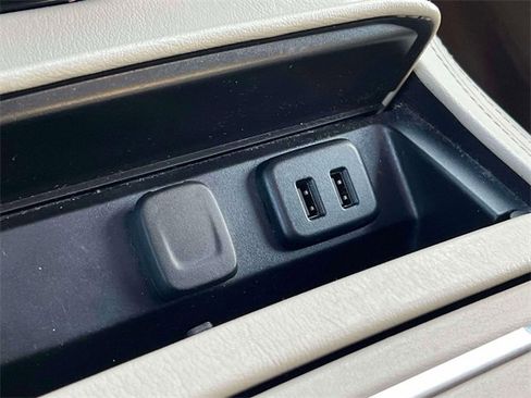 Used 2018 GMC Yukon Denali image 27