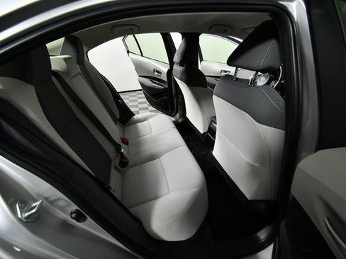 Used 2021 Toyota Corolla LE image 23
