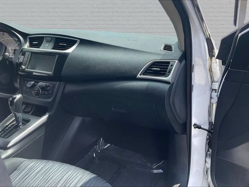 Used 2019 Nissan Sentra SV FWD image 25