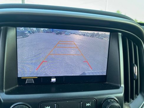 Used 2021 Chevrolet Colorado Z71 AWD/4WD image 9