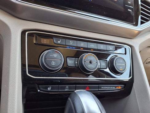 Used 2019 Volkswagen Atlas SEL Premium AWD/4WD image 8