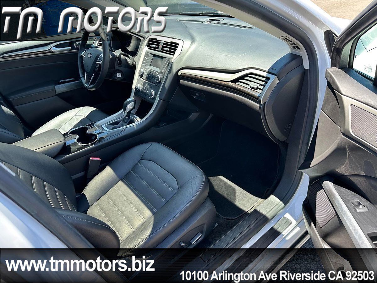 Used 2016 Ford Fusion SE w/ Equipment Group 202A FWD image 11