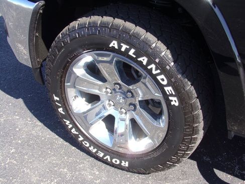 Used 2025 RAM 1500 Big Horn AWD/4WD image 9