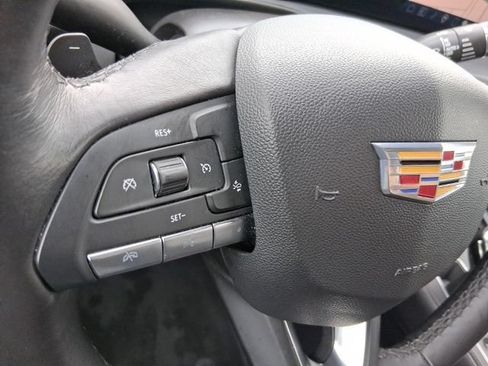 Used 2025 Cadillac XT4 Premium Luxury FWD image 11