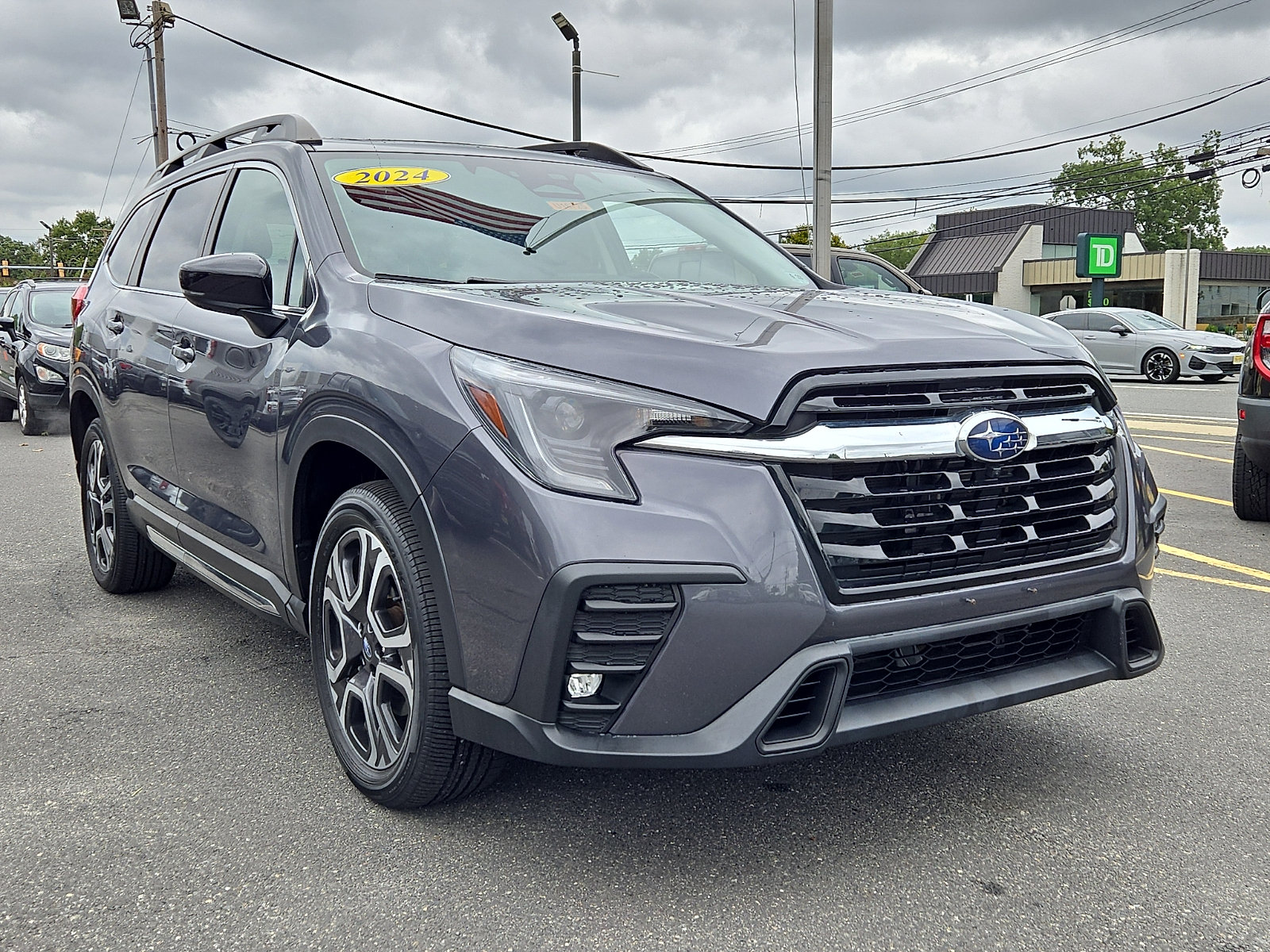 Used 2024 Subaru Ascent Limited w/ Technology Package AWD/4WD image 2
