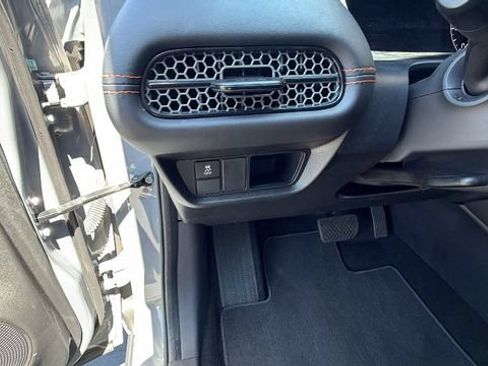 Used 2024 Honda HR-V Sport image 31
