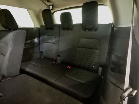 Used 2024 Nissan Pathfinder S image 29