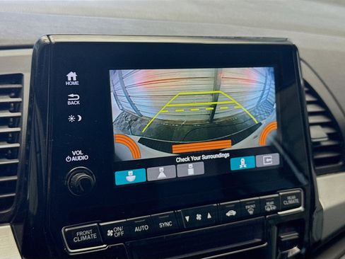 Used 2018 Honda Odyssey Touring image 9