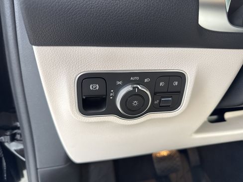 New 2026 Mercedes-Benz GLB 250 image 19