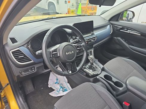 Used 2022 Kia Seltos S AWD/4WD image 9