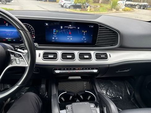 Used 2024 Mercedes-Benz GLE 450e 4MATIC image 25