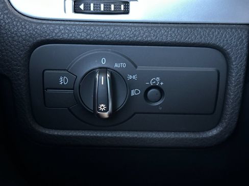 Used 2016 Volkswagen Touareg VR6 AWD/4WD image 31