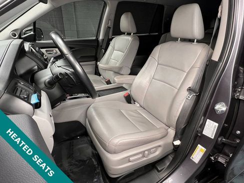 Used 2022 Honda Pilot Touring image 3