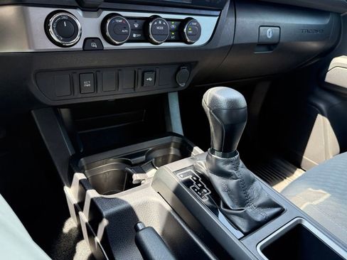 Certified 2021 Toyota Tacoma SR AWD/4WD image 22