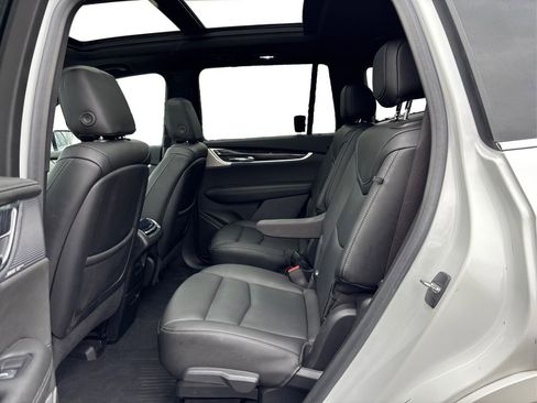 Used 2021 Cadillac XT6 Premium Luxury image 10