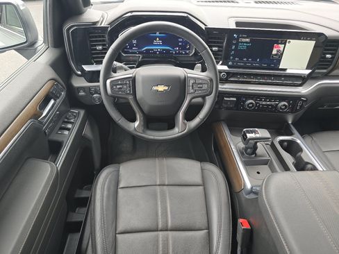 Used 2024 Chevrolet Silverado 1500 High Country AWD/4WD image 39