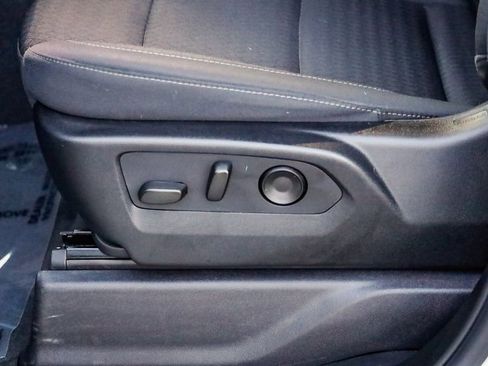 Used 2024 Chevrolet Silverado 2500 Custom w/ Custom Value Package image 24