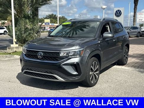 Certified 2023 Volkswagen Taos SE FWD image 2