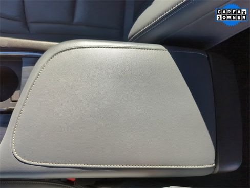 Used 2020 Buick Enclave Premium w/ Sun and Sites Package image 19