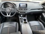 Used 2021 Nissan Altima 2.5 SR image 2