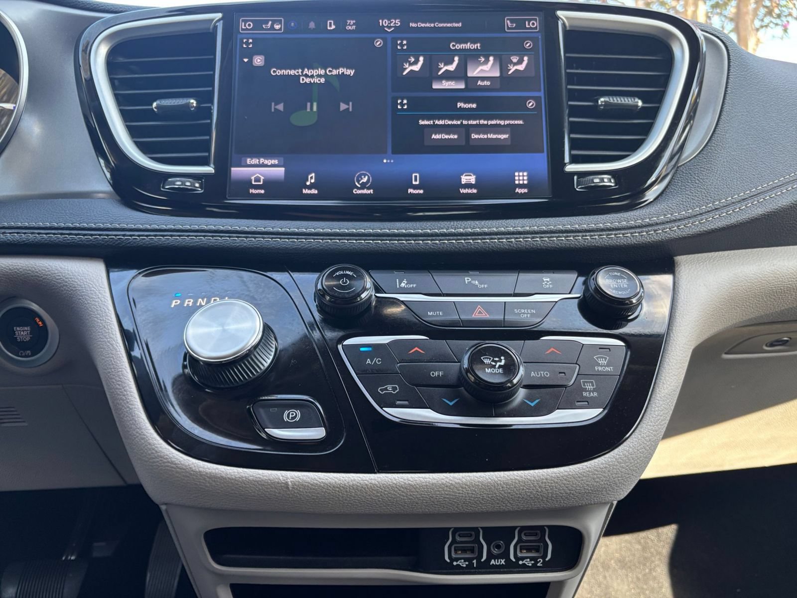 Used 2023 Chrysler Pacifica Touring-L FWD image 19