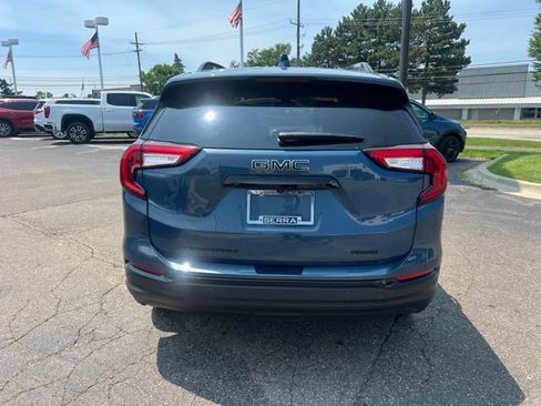 Used 2024 GMC Terrain SLT w/ Tech Package AWD/4WD image 7