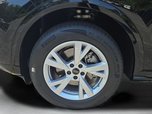 New 2025 Audi Q5 Premium image 24