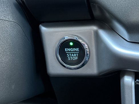 Certified 2024 Ford Expedition Max XLT image 23