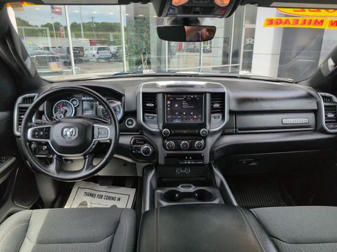 Used 2022 RAM 1500 Big Horn AWD/4WD image 32