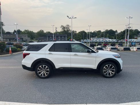 Used 2022 Ford Explorer ST-Line w/ Class IV Trailer Tow Package AWD/4WD image 6